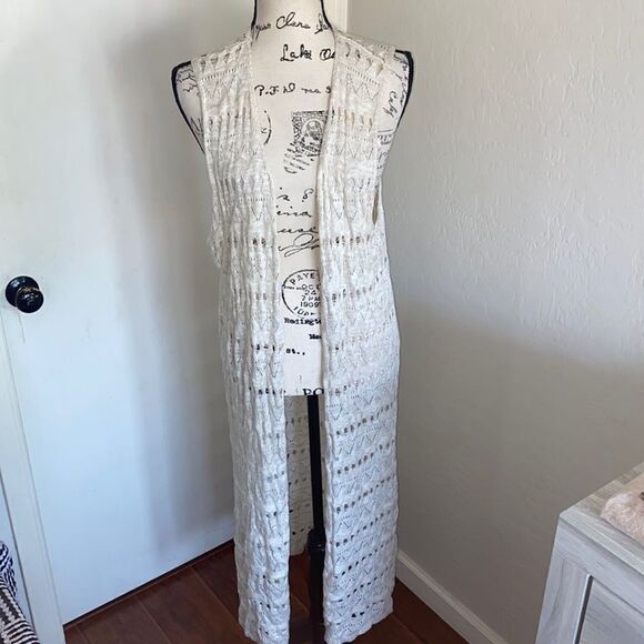 Joseph A. Woman Cream Colored Sleeveless Cardigan - Picture 1 of 10